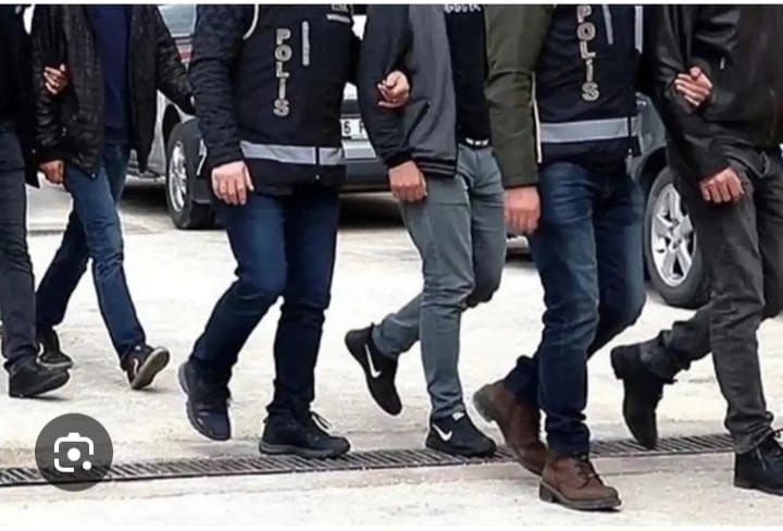 Di 36 rojan de 200 kes hatin girtin