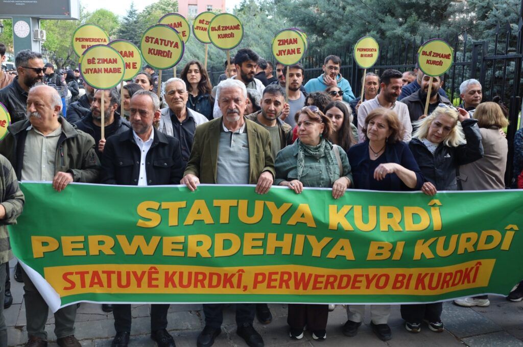 Li pêş Wezareta Perwerdehiyê çalakî li dar xistin