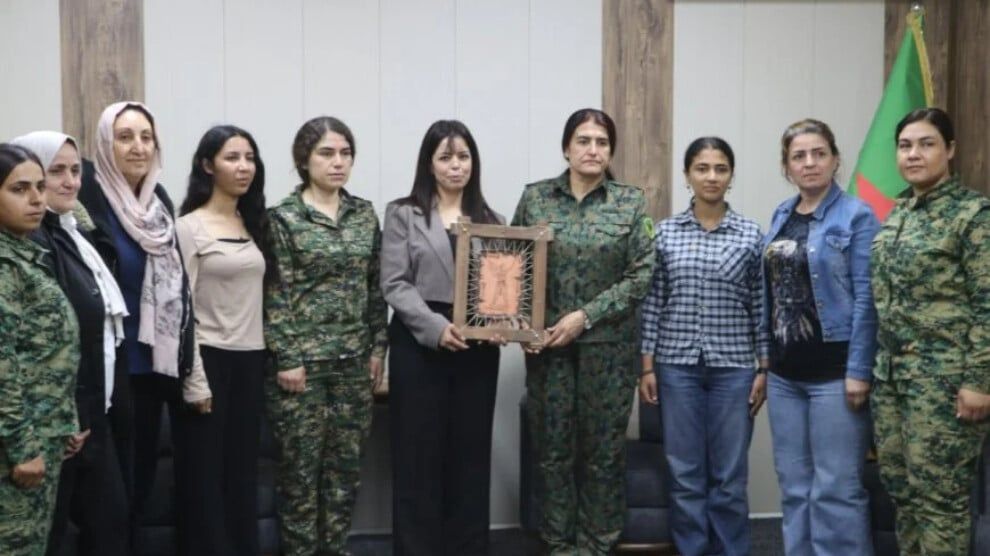 Peyamên piştgiriyê ji jinên Rojhilata Navîn bo YPJê: Têkoşîn wê dewam bike