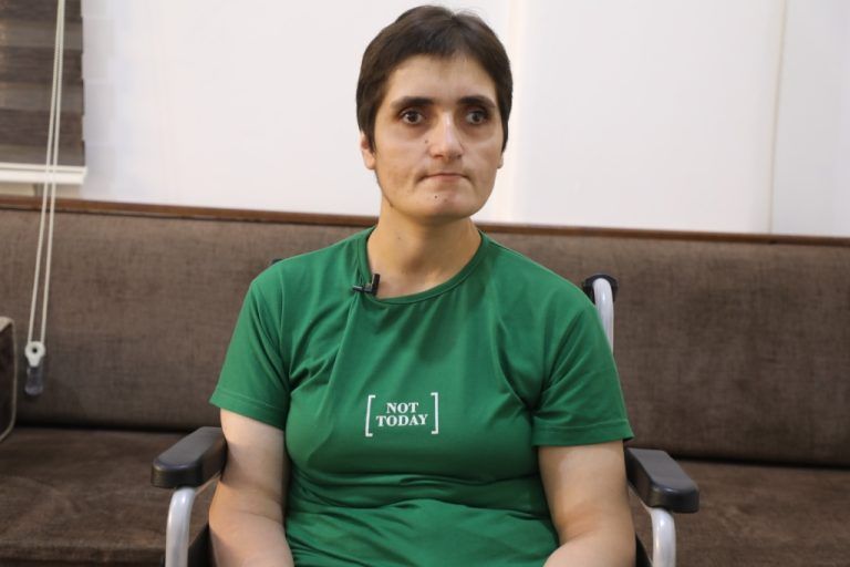 Fermandar Zîlan pîvanên milîtaniya Apoyî destnîşan kir