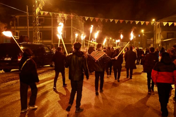 Agirê Newrozê ji Agiriyê gihişt Stenbolê 