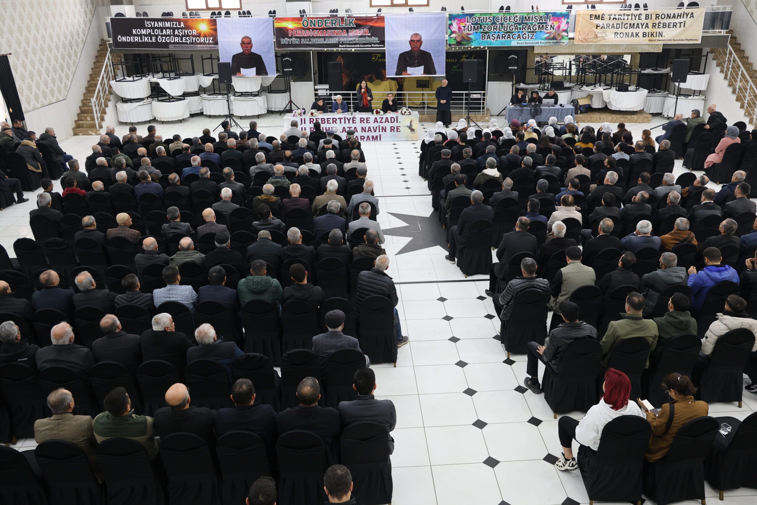 Beşdarên civîna gel xwestin Abdullah Ocalan azad bibe