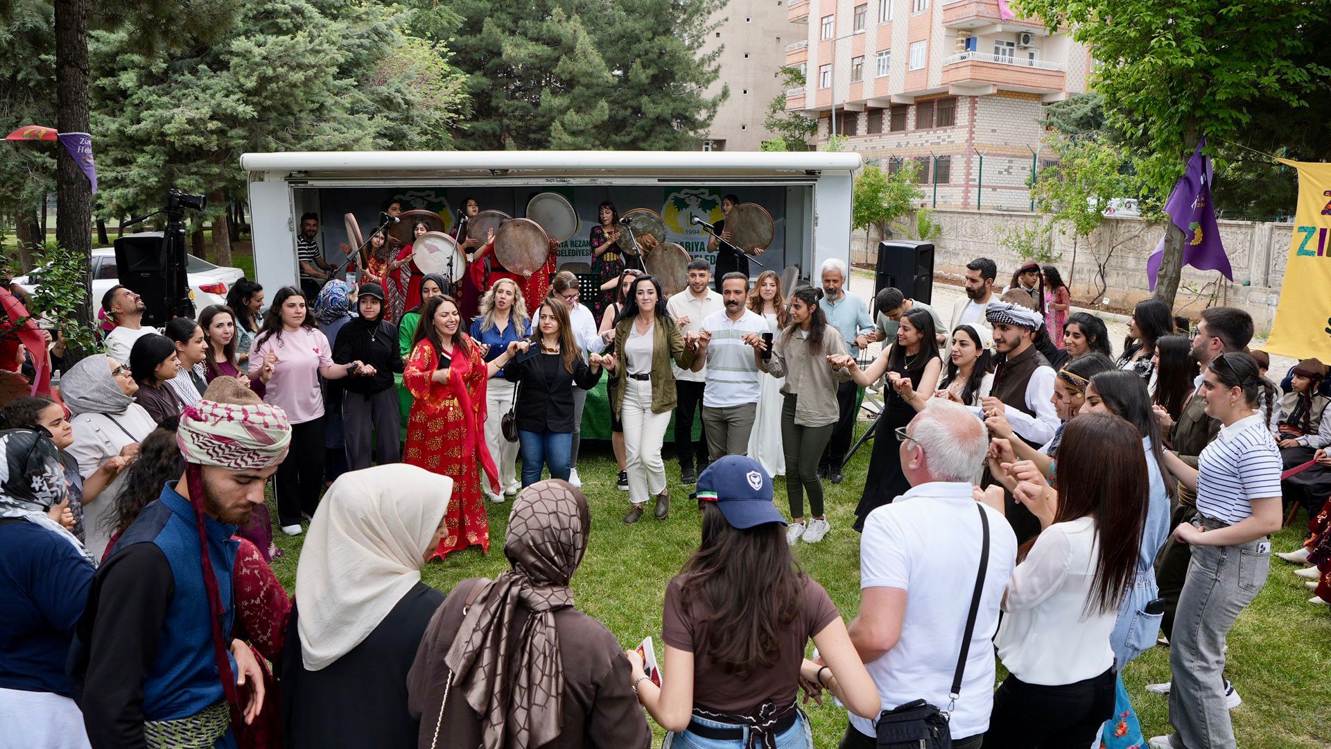 Ji bo kurdî şahî li dar xistin