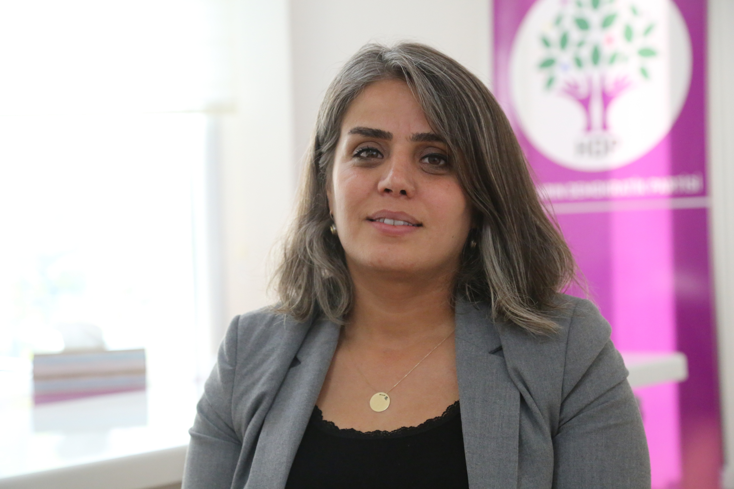 Başaran: Zextên li ser jinan wekî serkeftinê dibînin