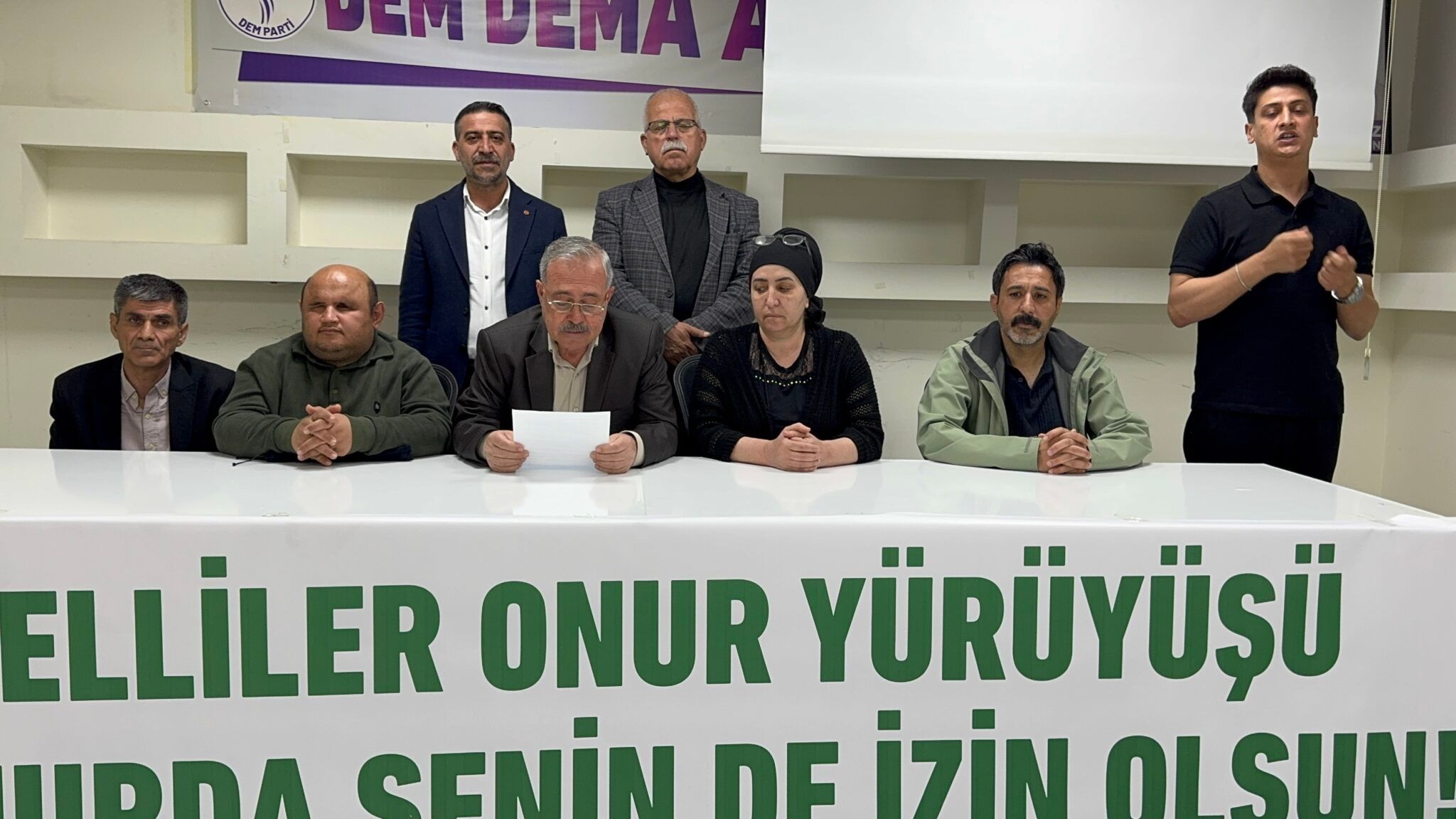 Komîsyona Astengdaran a DEM Partiyê banga ‘Meşa Rûmetê’ kir