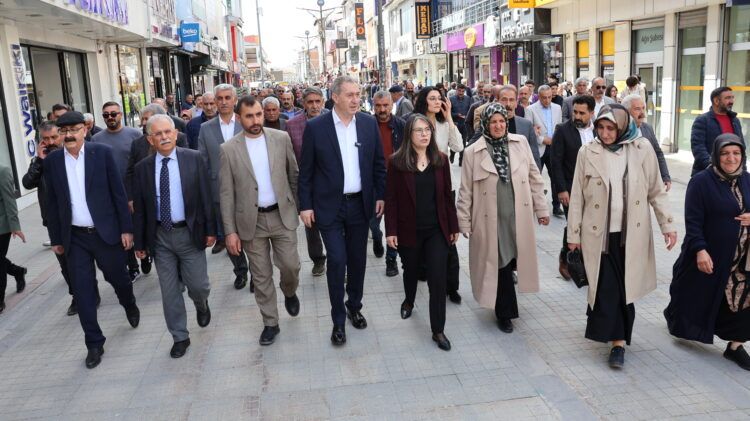 Bakirhan li Agiriyê çû serdana dikandaran
