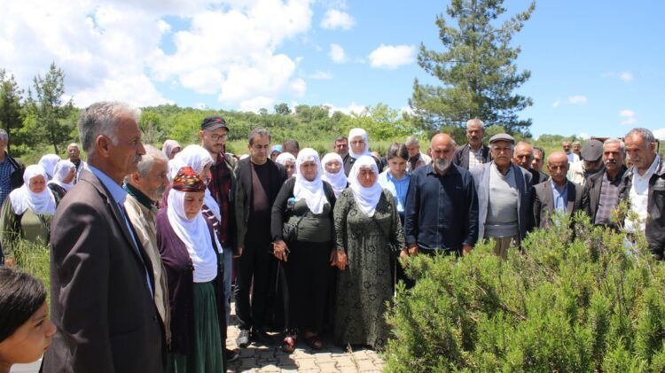 Li Amedê gel çû serdana goristanên cangoriyan