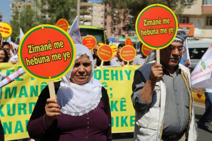 Daxwaza perwerdehiya bi kurdî piştî 20 salan bû hinceta îxrackirinê