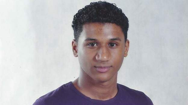 Erbistana Siûdî ciwanek bi dar ve kir