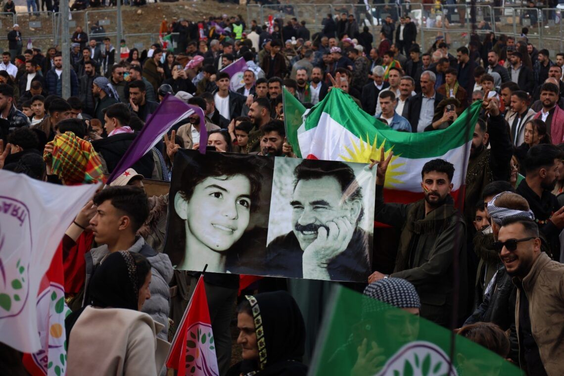 Li Şemzînanê Newroza rengîn