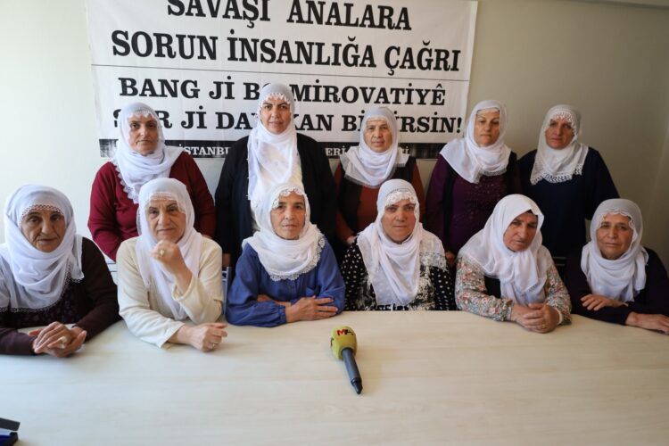 Dayikên Aştiyê ji bo tevlibûna ‘Mitînga Azadiyê’ bang kirin