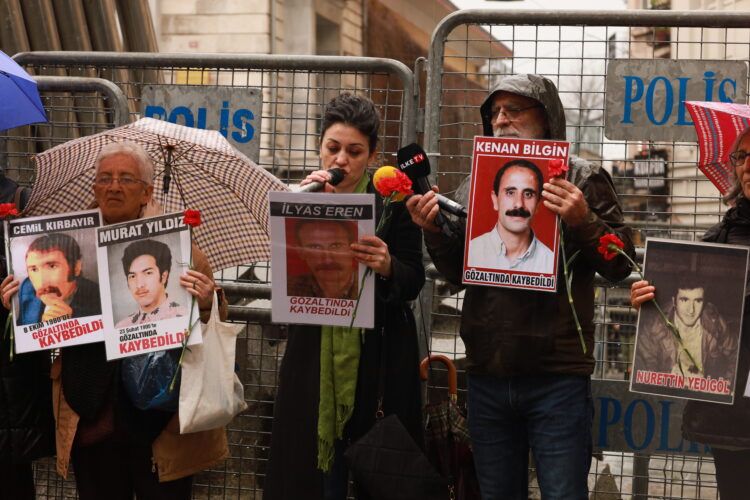 Dayikên Şemiyê aqûbeta Îlyas Eren pirsîn