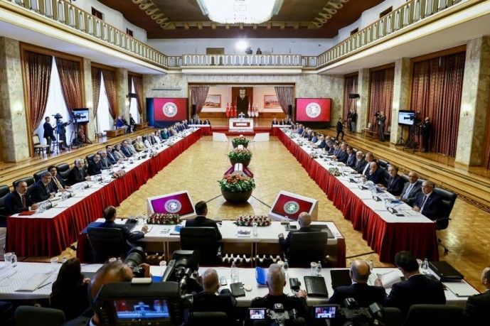 Selahîyatdarê DEM Partî: Kombîyayîşan de pêşnîyazê derheqê qanûnî de yenê parekerdiş