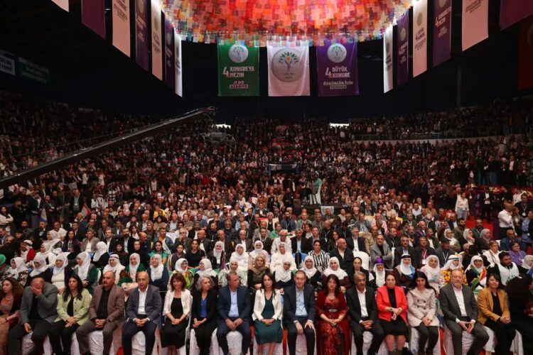 DEM Partî prosesê vûrîyayîş û bedilîyayîşî da destpêkerdene