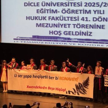 Xwendekarên Dîcleyê bi diruşma ‘Bijî berxwedana ciwanan’ mezûn bûn