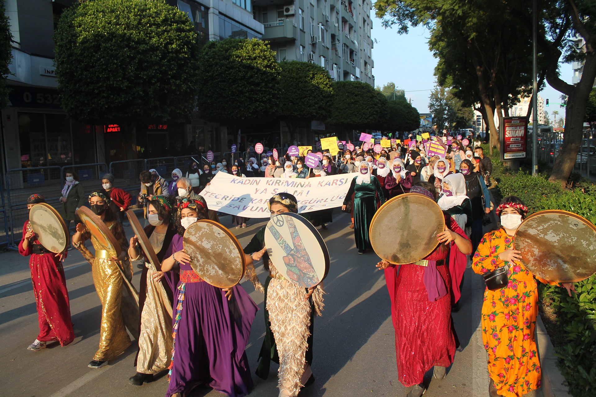 Têkoşîn ji bo parastina nirxên civakê ye