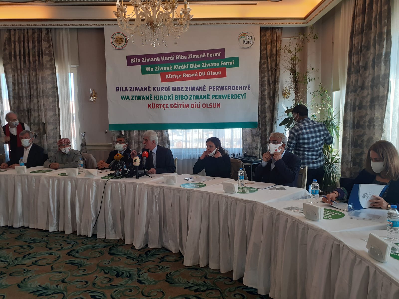 Ji bo kurdî îmze tên komkirin