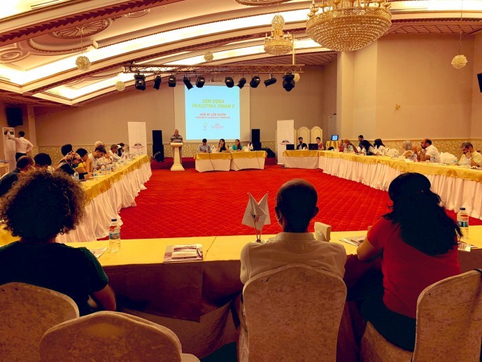 ‘Roj roja xwedî derketina ziman e’