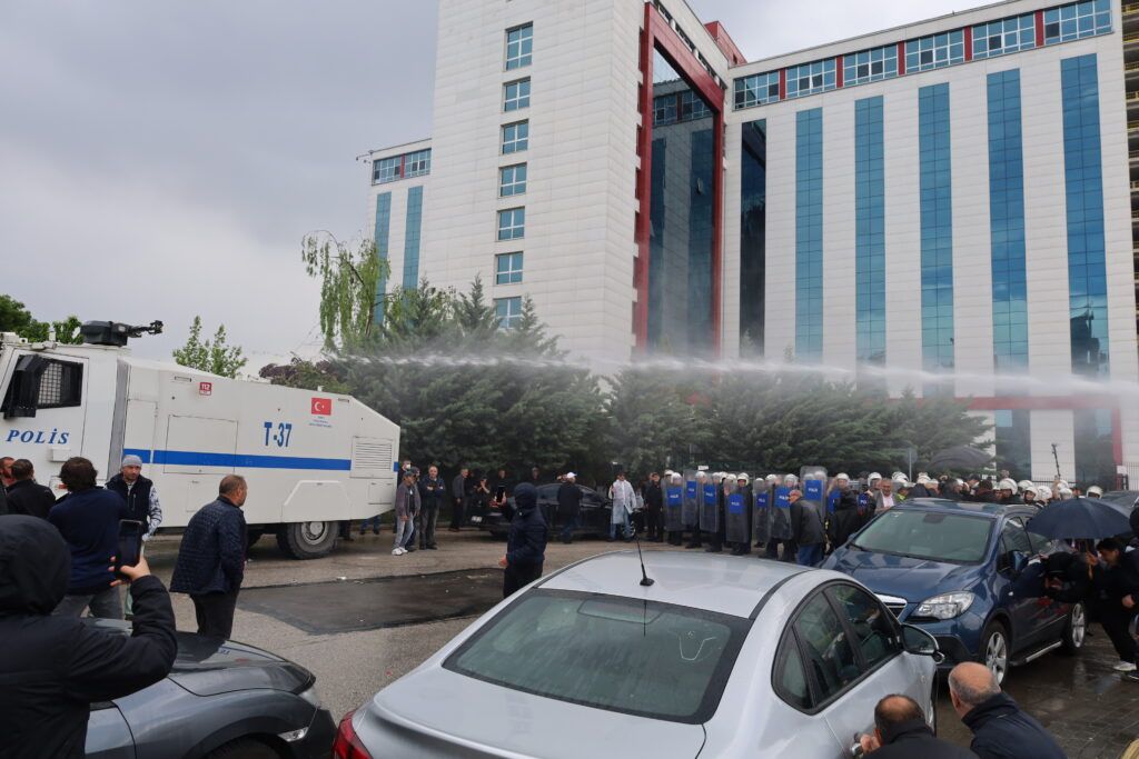 Polîs ketin avahiya CHPê