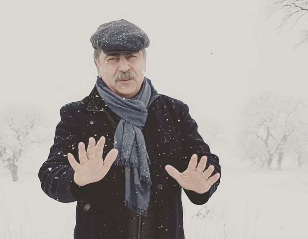 Lîstikvanekî komedyen helbestvanekî xemgîn im