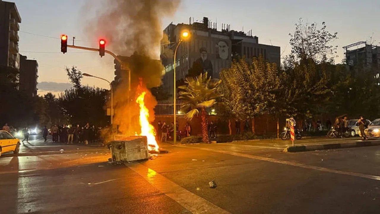 Rabûna gelan wê rejîmên dagirker hilweşine