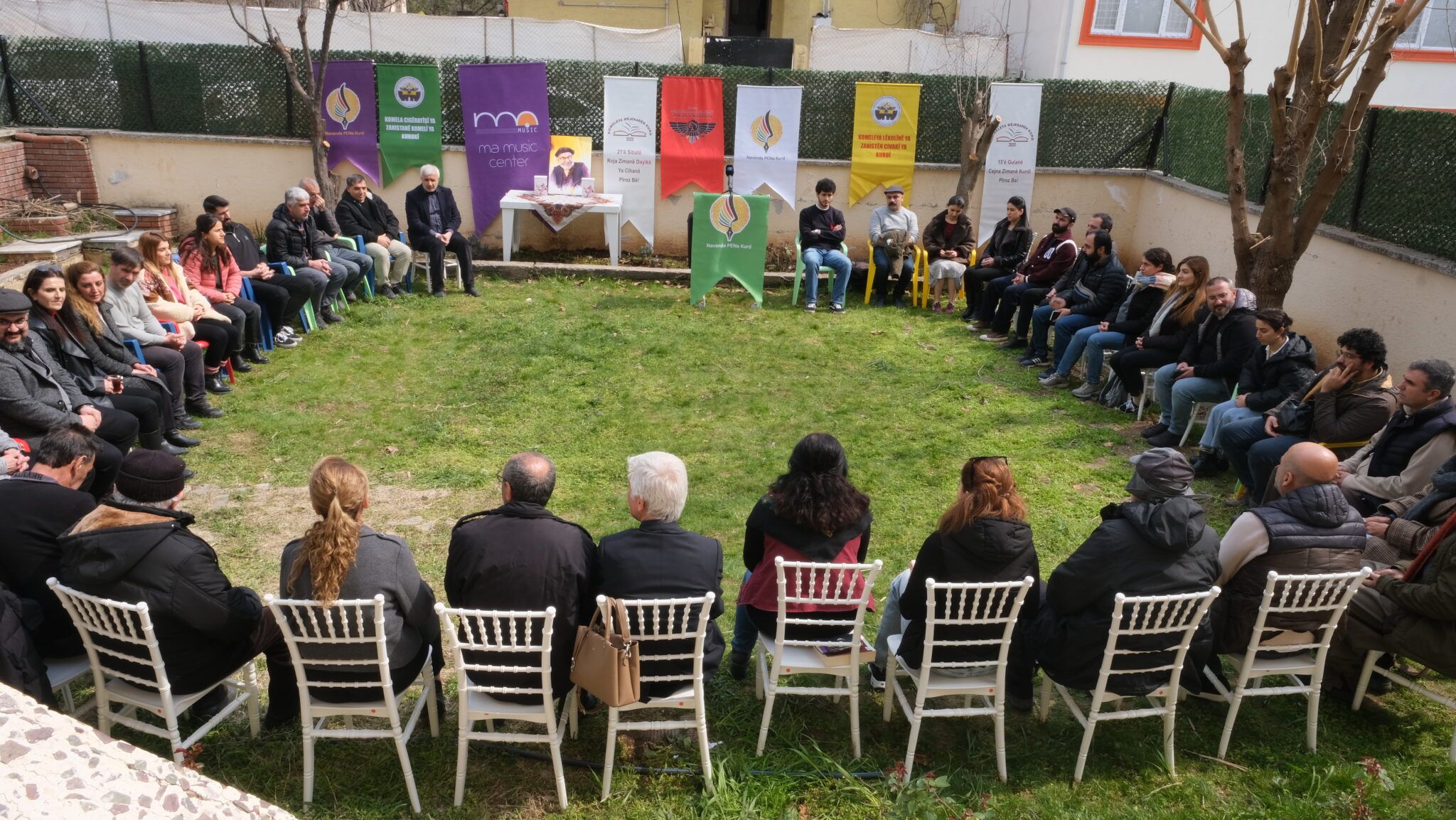 Tûncer Bakirhan: Ehmed Huseynî pênûsa xwe xist xizmeta gelê xwe