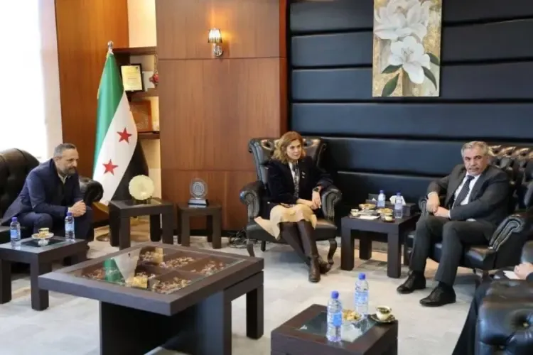 Parêzgarê Hesekê bi rayedarên hikumetê demkî re hevdîtin pêk anî