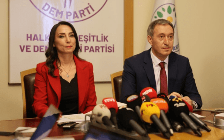 Hevserokên DEM Partiyê Serokwezîrê Ermenîstanê pîroz kirin