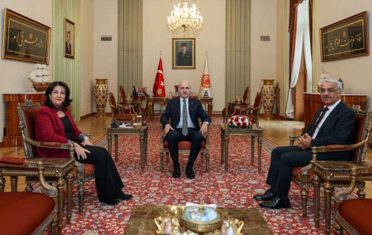 Heyeta Îmraliyê bi Numan Kurtulmuş re hevdîtin pêk anî