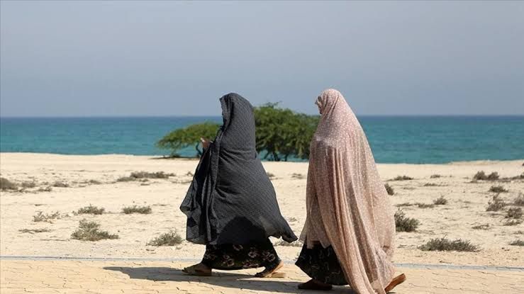 Rejîma Îranê qeyran û xizanî li pişt hîcabê vedişêre