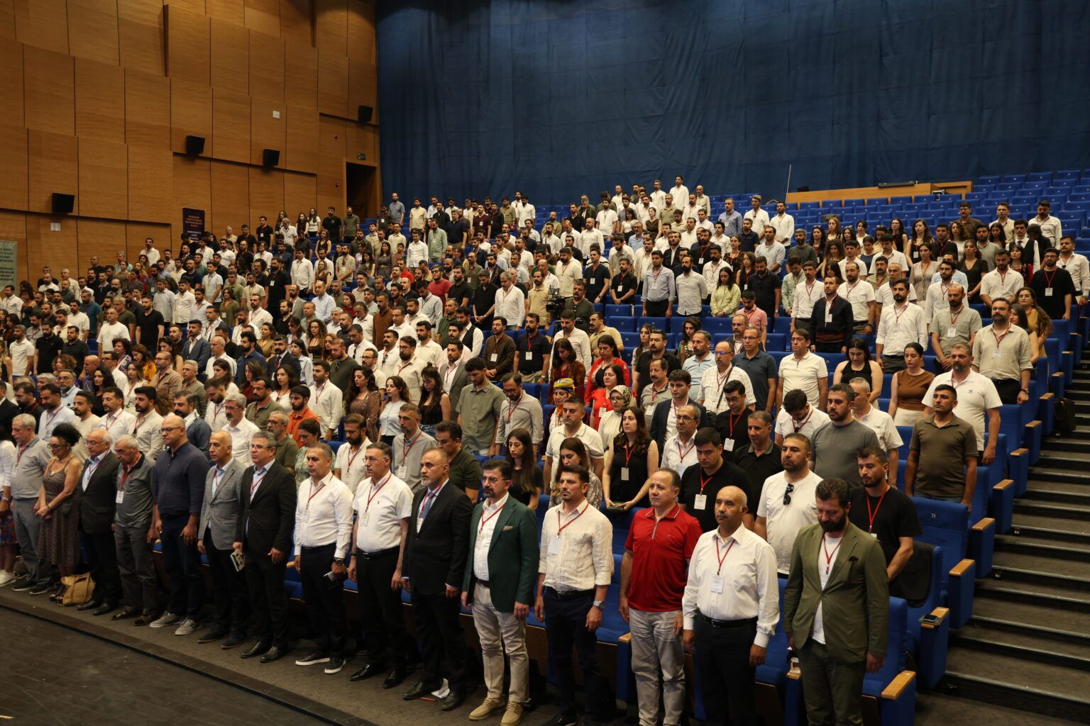 Amed de Konferansê Huqûqnasan: Vengdayîşê yewbîyayîş û statuyî