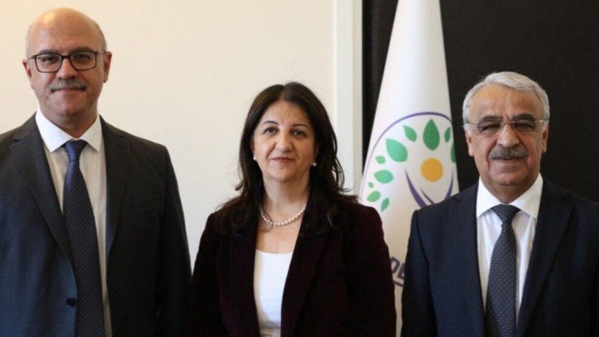 Şandeya DEM Partiyê ji Girava Îmraliyê vegeriya 
