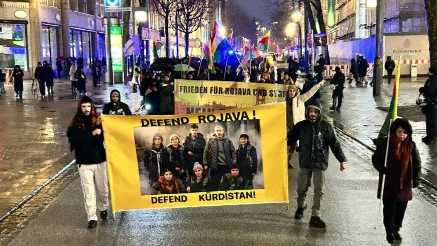 Li Hamburgê ji bo Roajva mîtîng li dar xistin