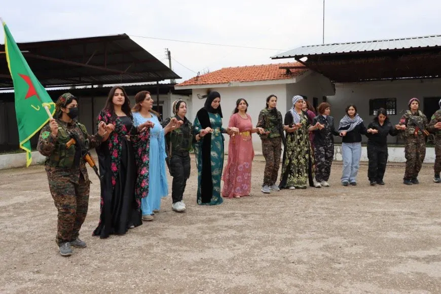 Jinan li gelek navendan 8ê Adarê pîroz kirin 