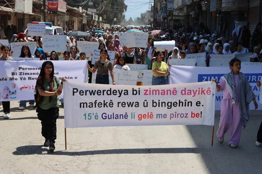 Gel ji bo zimanê Kurdî li qadan e
