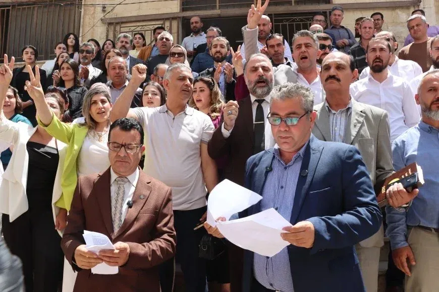 Parêzeran rakirina tabelayên kurdî şermezar kir