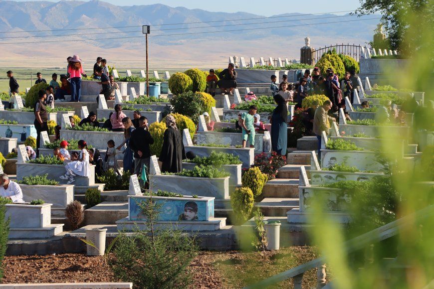 Şêniyên Cizîrê û Kobanê sardana gorên şehidan kirin