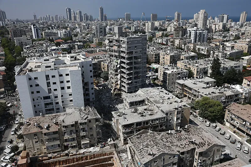 Li Îranê heta niha 65 dibistan, 14 navendên tipê û 13 yekeyên girêdayî Heyva Sor zirar dît 