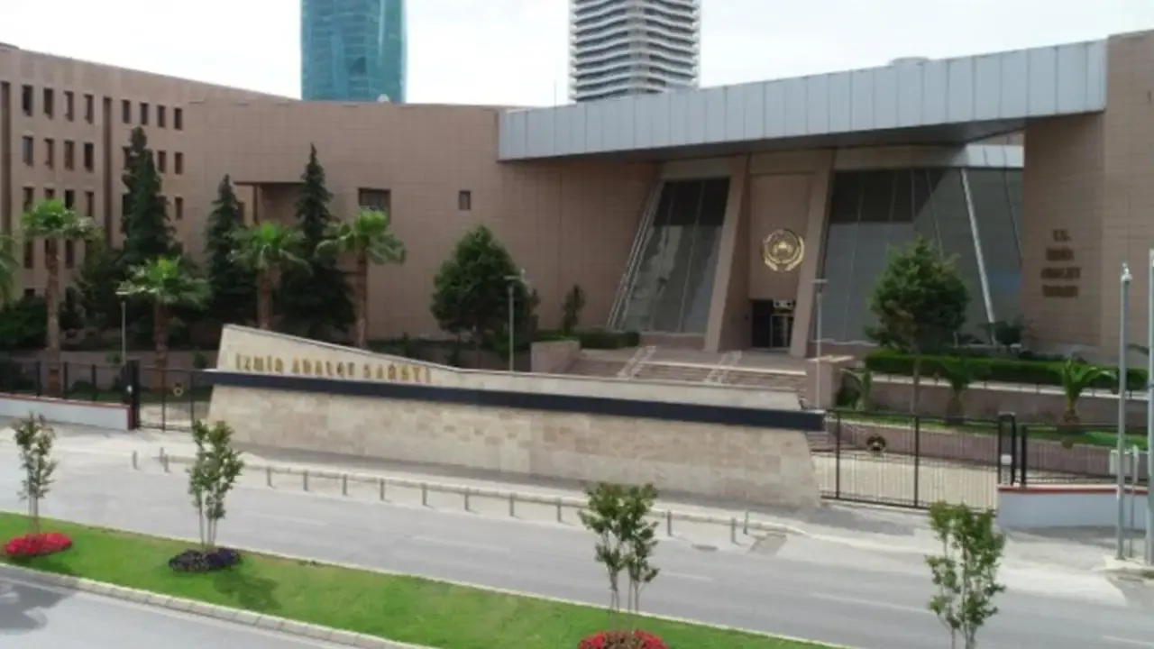 Parêzerê ji bo parastina muwekîlê xwe çû qereqolê hat binçavkirin