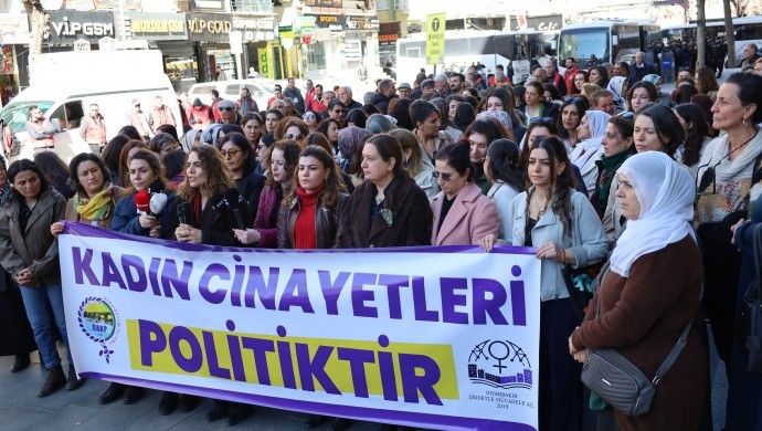 Di rojekê de 6 jin hatin kuştin