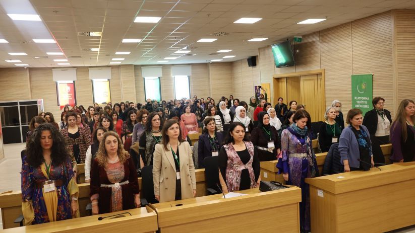 Platforma Yekîtiya Jinên Kurd encamnameya komcivîna xwe aşkera kir