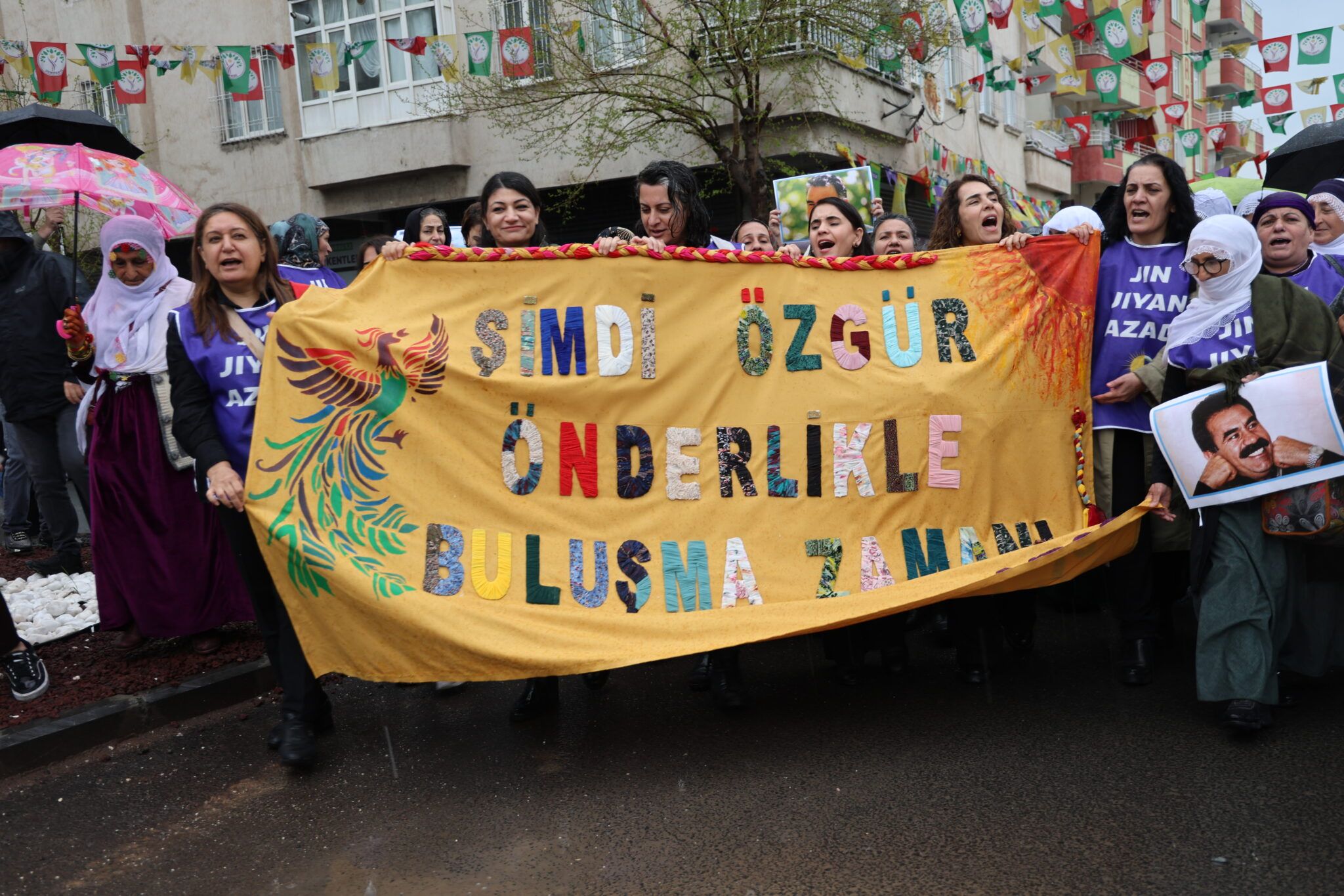 Heta azadiyê em ê meşa xwe bidomînin