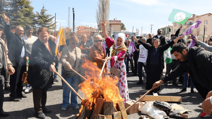 Li Kirşehîrê walîtiyê û midûriyeta polîsan daxwaza qadê ya DEM Partiyê pesend nekir