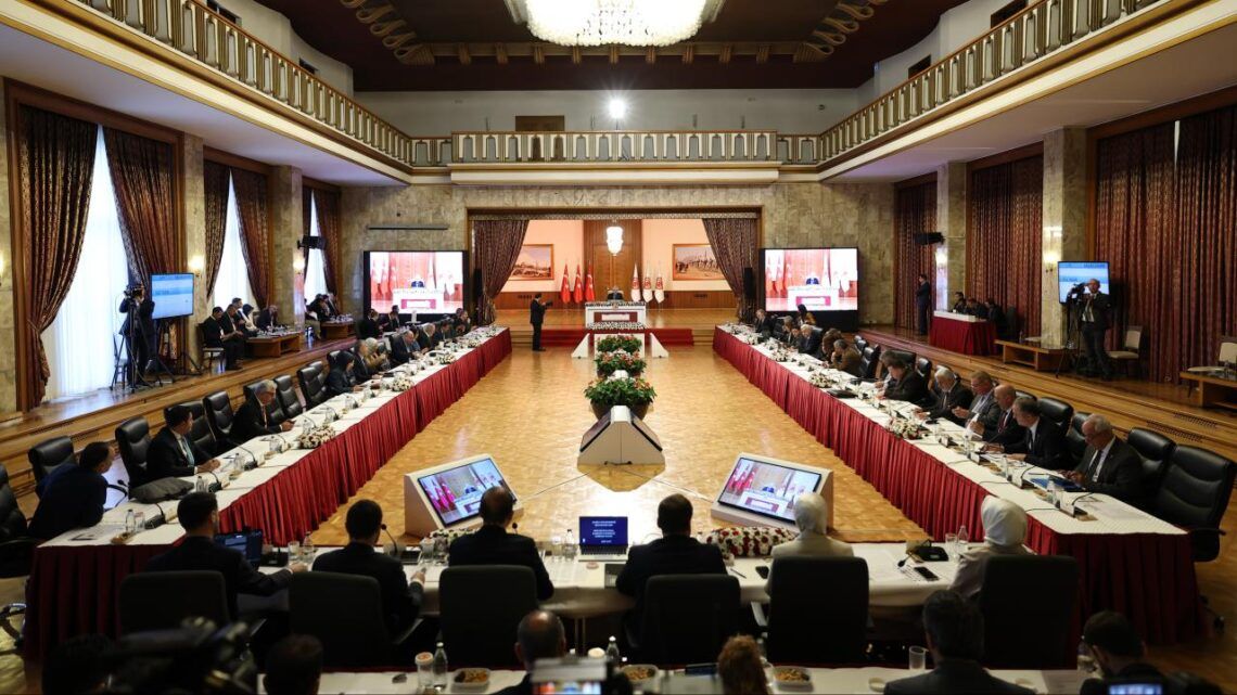 Komîsyon Meclîsê sibê li ser rapora hevpar dicive