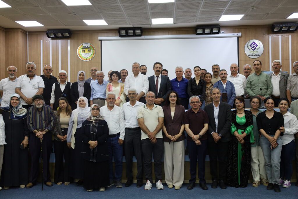 KURDÎWARê kongreya xwe ya yekemîn pêk anî