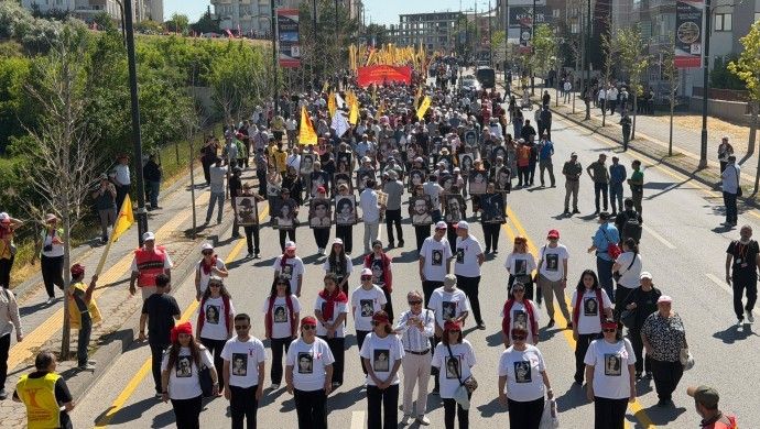 Serrgêra 33ine de Qirkerdişê Madimakî bi meşî dest pêkerd