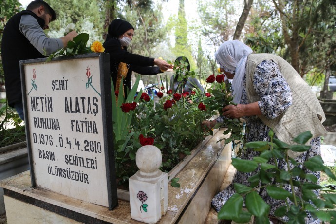 Rojnameger Metîn Alataş hat bibîranîn