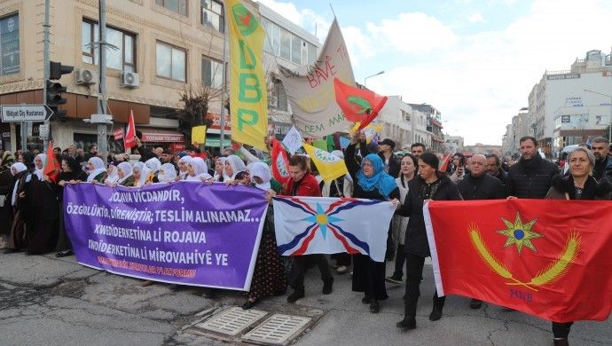 Gelê Midyatê: Divê demildest deriyên sînor bên vekirin