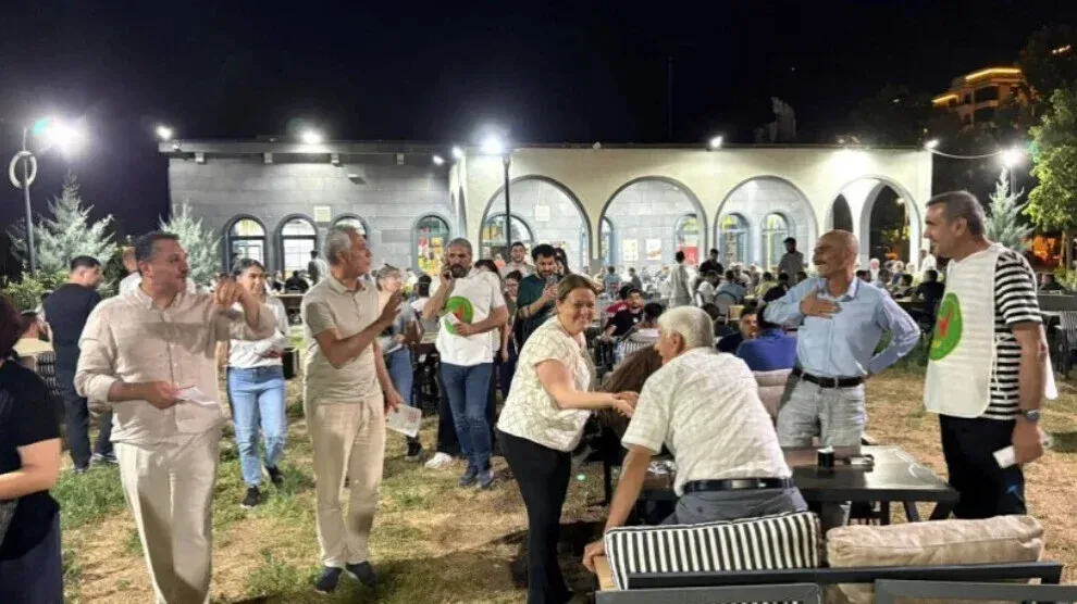 Seba 'Mîtîngê Azadîye' yê Amedî zaf şaristan ra vengdayîşî