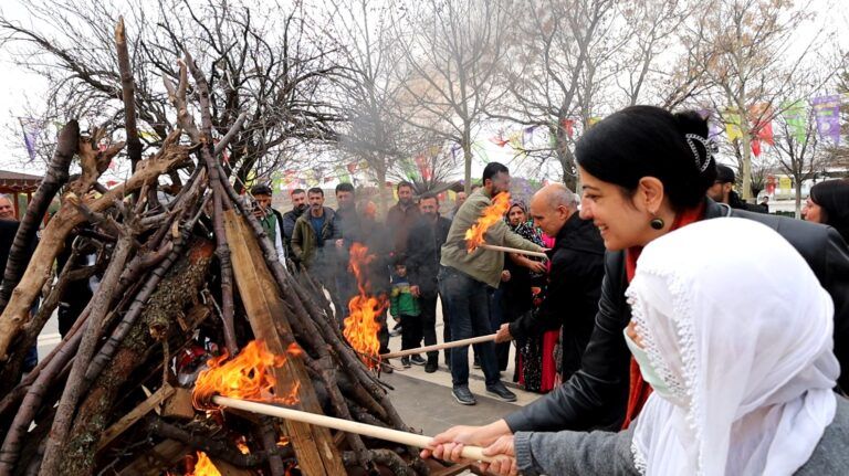 Li gelek navçeyên Amedê Newroz tê pîrozkirin.